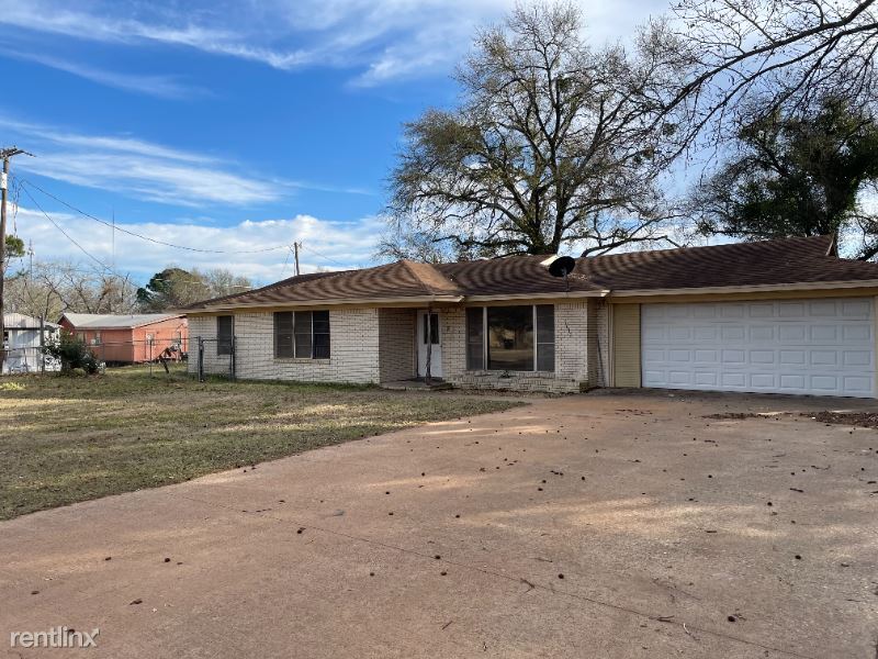 Primary Photo - 3 br, 2 bath House - 1612 Main St