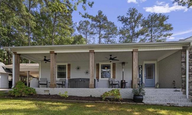 Building Photo - NEW LISTING!!!!!