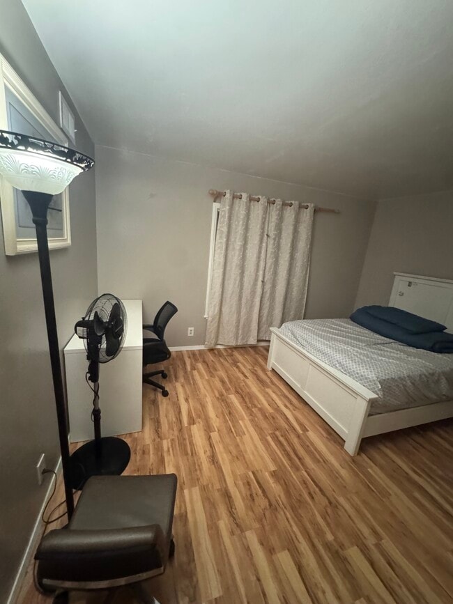 Building Photo - 3613 Ramona Dr