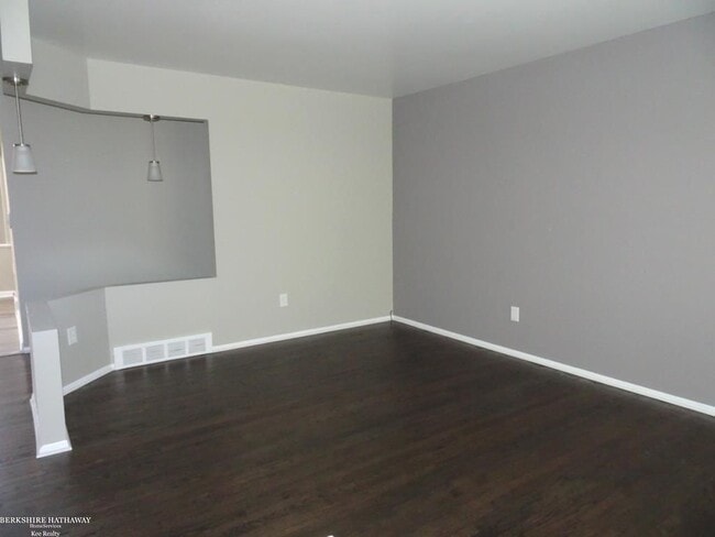 Building Photo - 32106 Gainsborough Dr