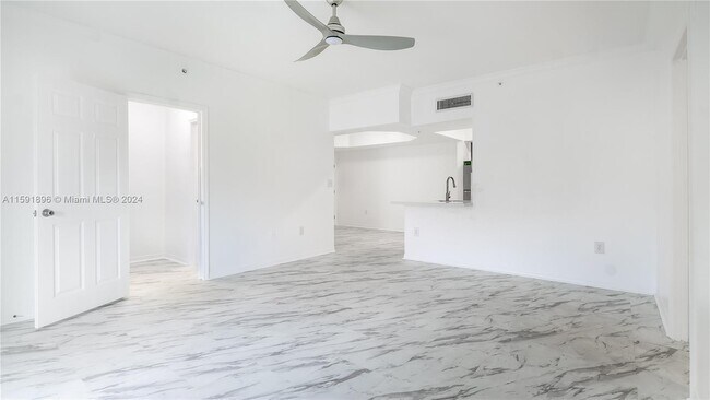 Foto del edificio - 215 SW 117th Terrace