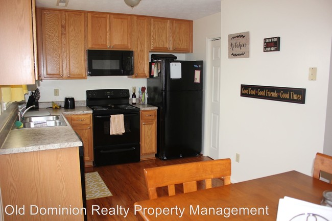 Building Photo - 1465 Shenstone Dr