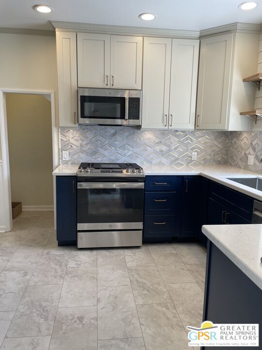 Foto del edificio - 3163 Pine Ave