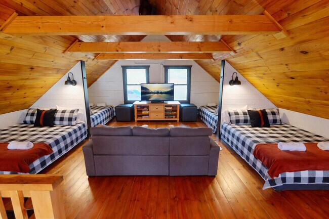 Foto del edificio - 82 Tuckaway Ridge
