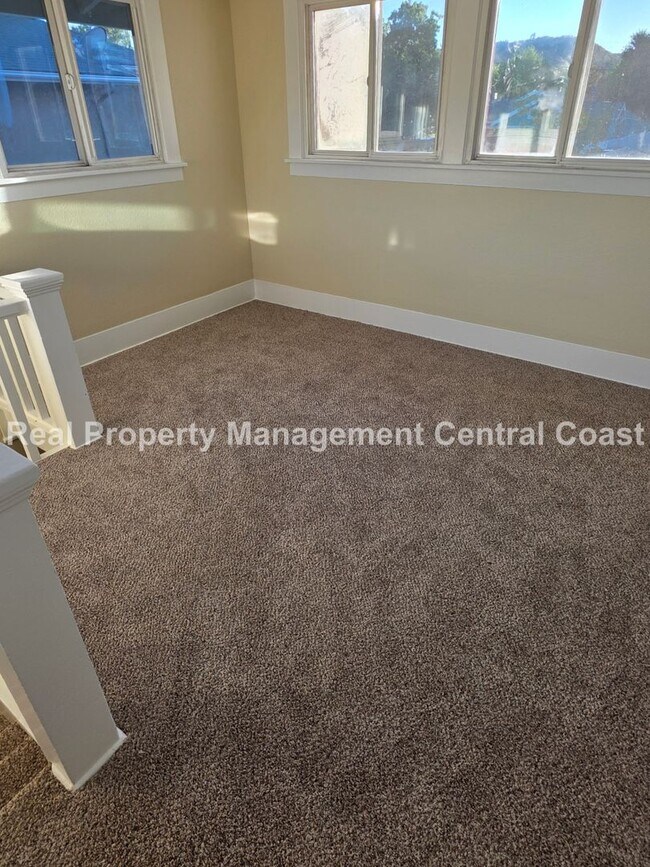 Foto del edificio - AVAILABLE NOW - 2 Bed, 1 Bath Paso Robles ...