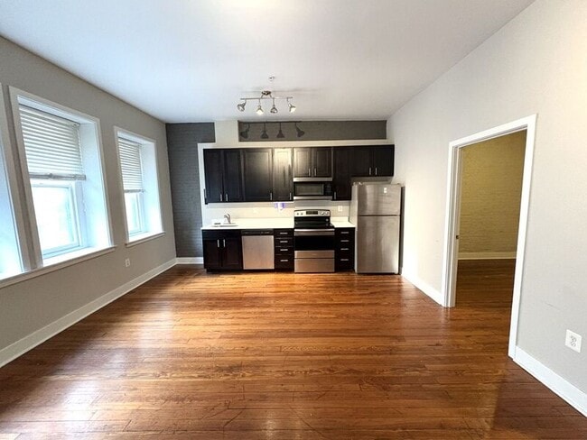 Building Photo - 21 S Calvert St