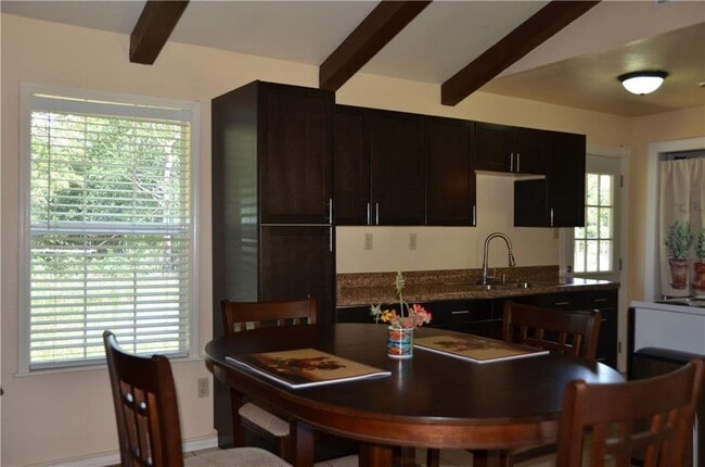 Building Photo - 163 Marjess Dr