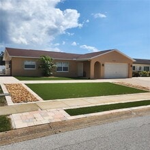 Building Photo - 6336 Bonaire Ave