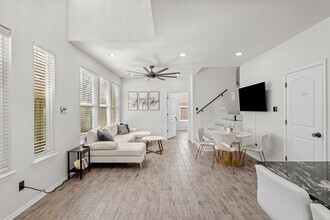 Building Photo - 3518 Dennis St