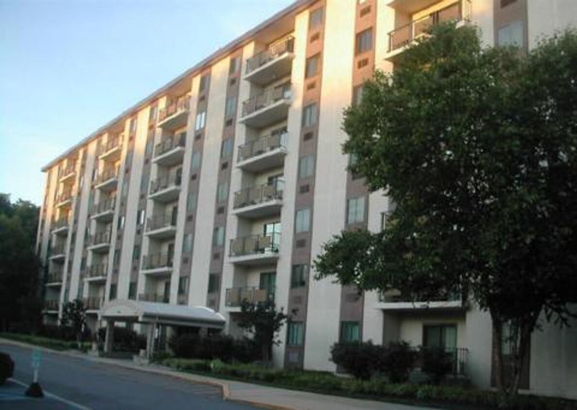 Foto principal - Towers of Valley Run - 1 Bedroom Condo in ...