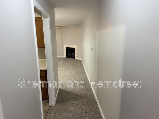 Foto del edificio - 520 Commons Dr