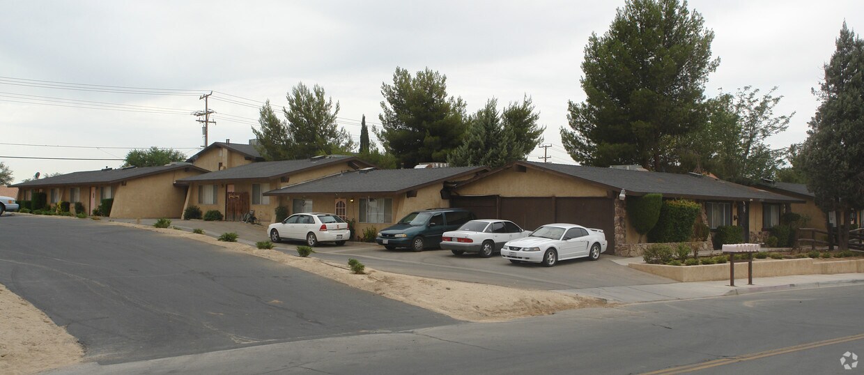 Foto principal - 19255 Outer Hwy 18