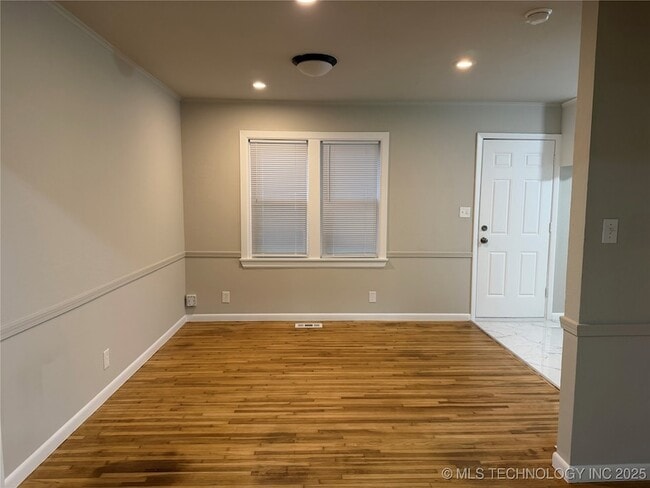 Foto del edificio - 5308 S Madison Ave