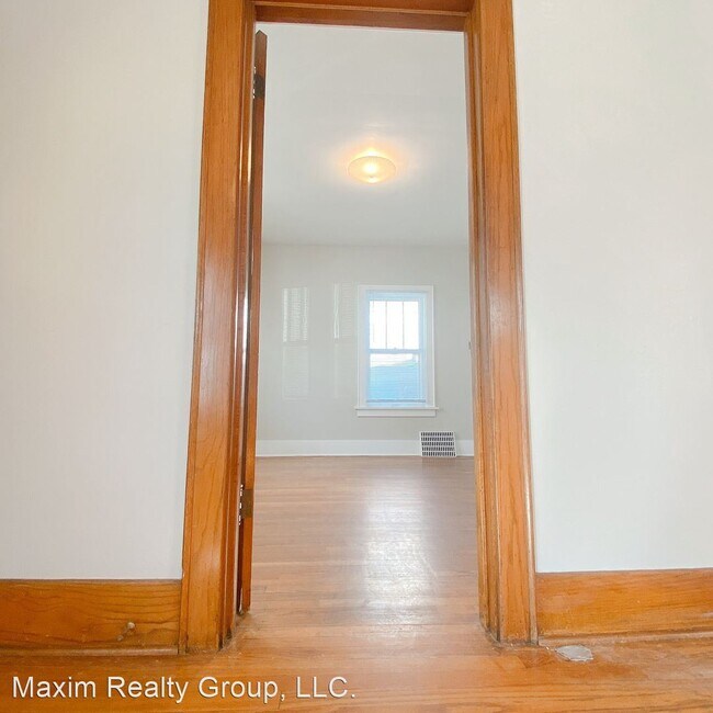 Building Photo - 3 br, 2 bath House - 4423 S 40 ST