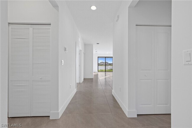 Foto del edificio - 5646 Carrara Dr