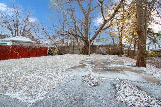 Foto del edificio - 727 Vermilya Ave