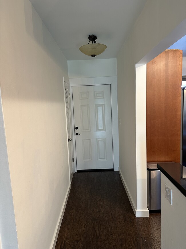 Foto del edificio - 1400 NE 57th St