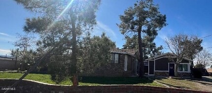 Building Photo - 43119 7th St E