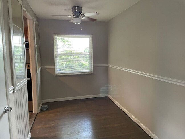 Foto del edificio - Amazing 3 bedroom 2 bathroom house availab...