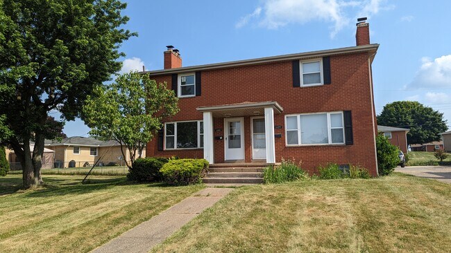 Parte frontal exterior - 1407 E Valentine Cir NW