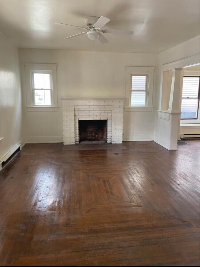 Foto del edificio - 211 E Oak St