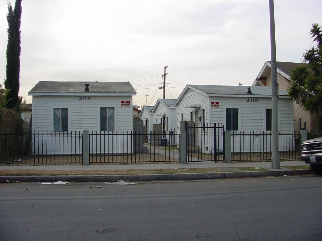Building Photo - 206 E Avenue 40