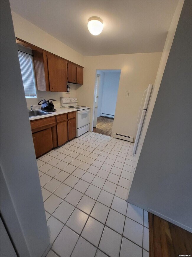 Building Photo - 16 A Van Wicklen Ct