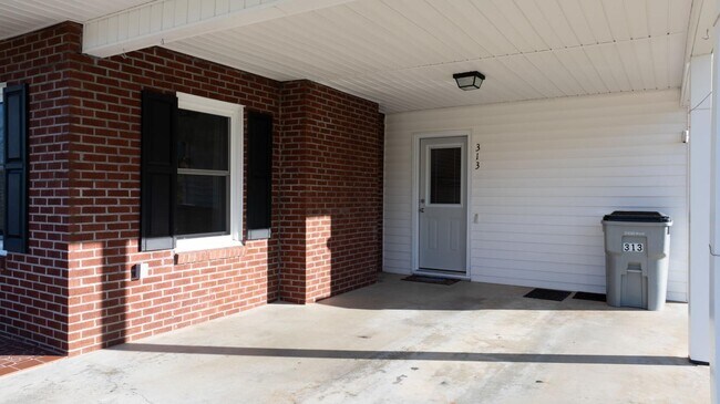 Foto del edificio - 313 Arrowood St SE