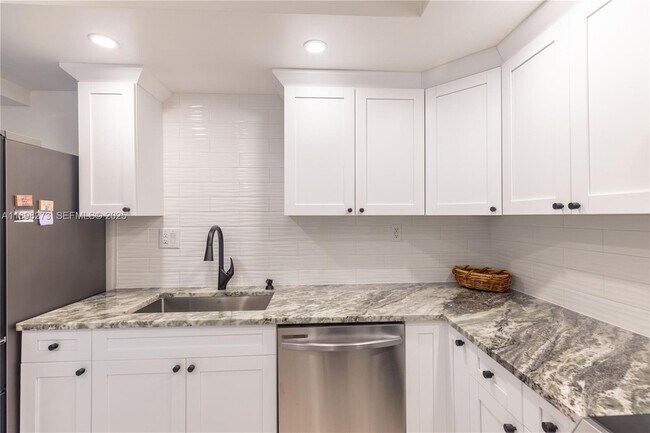 Foto del edificio - 525 N Ocean Blvd