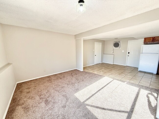 Building Photo - 603 W Routt Ave