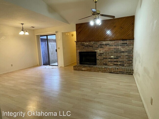 Building Photo - 2 br, 2 bath House - 8109 NW 23rd