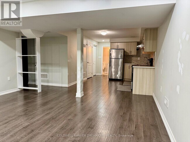 Building Photo - 44 Mincing Trl