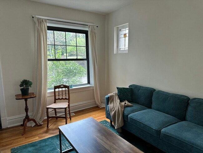 Foto del edificio - 2027-2029 Alfred Avenue, Unit 2029 B