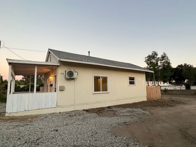 Building Photo - 392 E Arrow Hwy