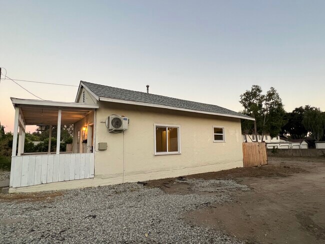 Foto del edificio - 392 E Arrow Hwy