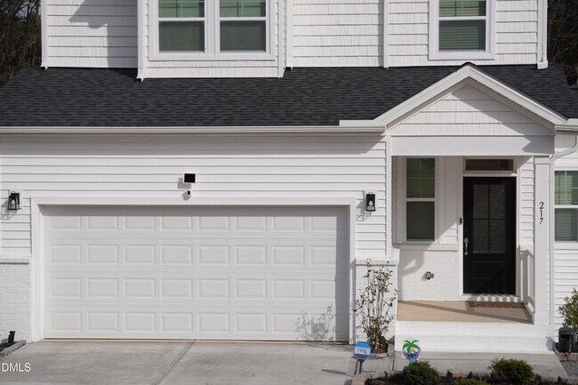 Foto del edificio - 217 Beacon Hl Rd