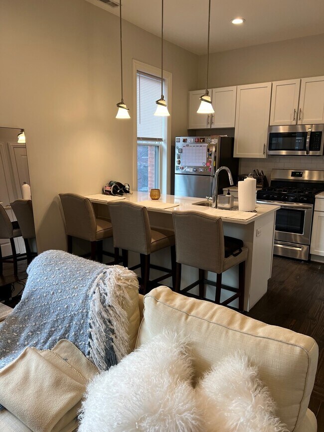 Foto del edificio - 809 N Franklin St