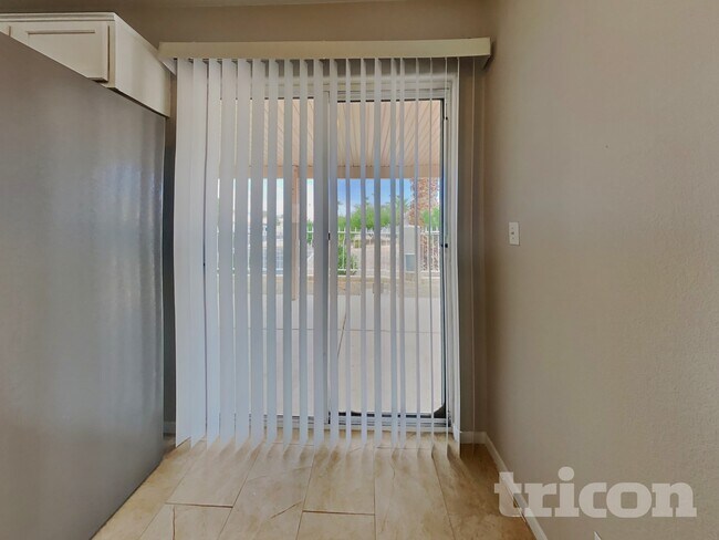 Foto del edificio - 5756 Dew Mist Ln