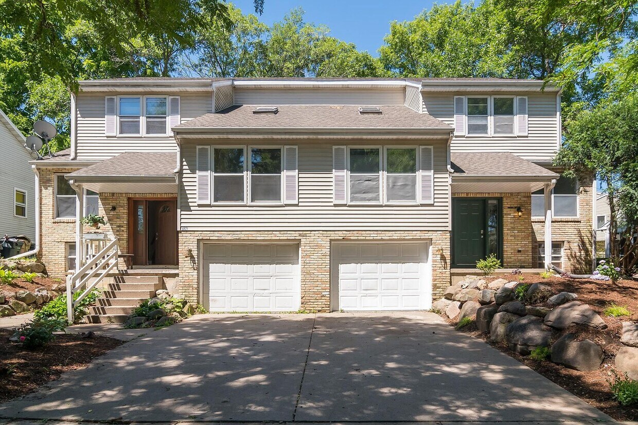 Primary Photo - 6823 Park Ridge Dr
