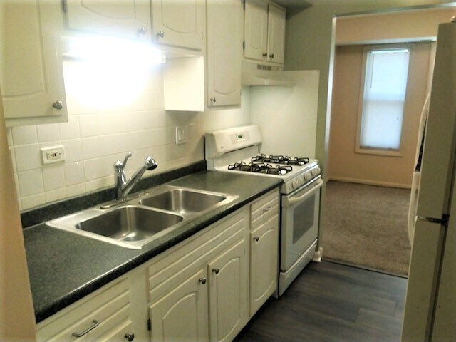 Foto del edificio - 2275 Country Club Dr