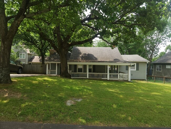 2 bedroom 2 bath HISTORIC HOME near downto... - 2 bedroom 2 bath HISTORIC HOME near downto...