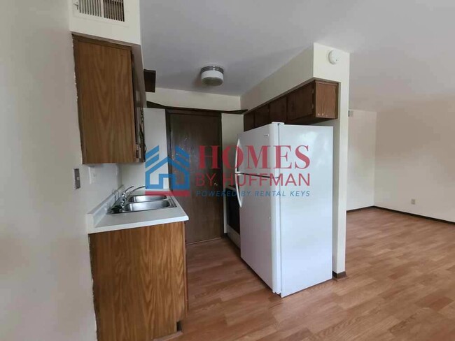 Foto del edificio - Westside - One Bedroom Apartment