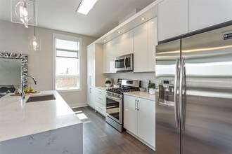 Building Photo - 119 Peter St