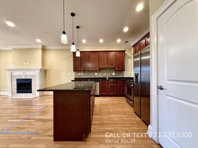 Foto del edificio - 5528 S Indiana Ave