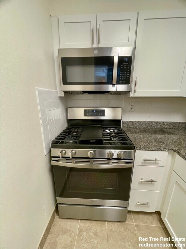 Building Photo - 185 Freeman St