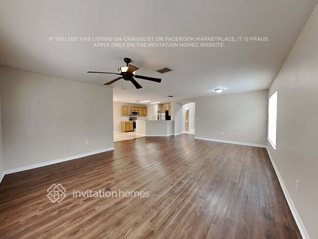 Foto del edificio - 12518 Chenwood Ave