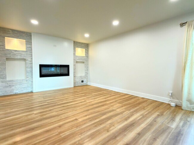 Foto del edificio - 1021 E Millbert Ave