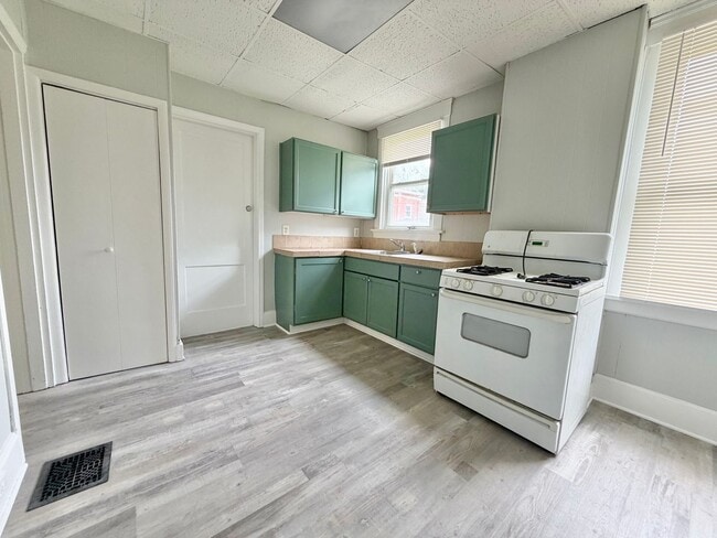Building Photo - 1227 Ross Ave