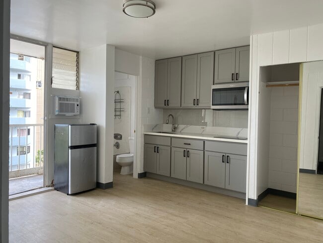 Building Photo - 2509 Ala Wai Blvd