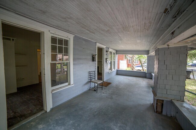 Foto del edificio - 101 NW 7th Terrace